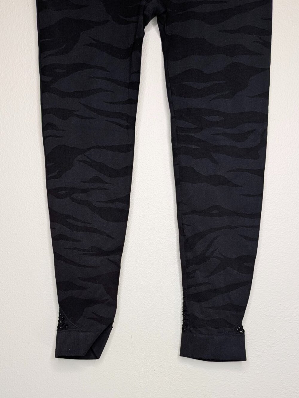 Fox Racing Zebra Camo Print Capri Leggings Workout Seamless XS - Picture 7 of 10
